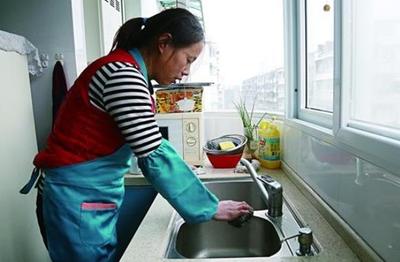 下崗女工創業新篇章 家政服務點亮130萬戶家庭